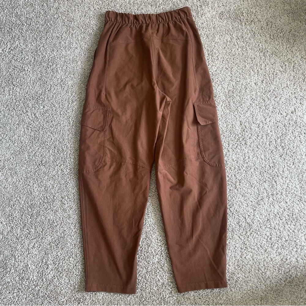 Lululemon Light Utilitech Cargo Pocket High-Rise Pants - Picture 4 of 6
